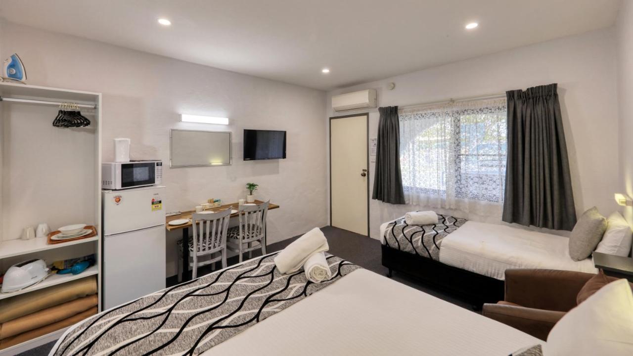 Parkes Federation Motel Екстер'єр фото