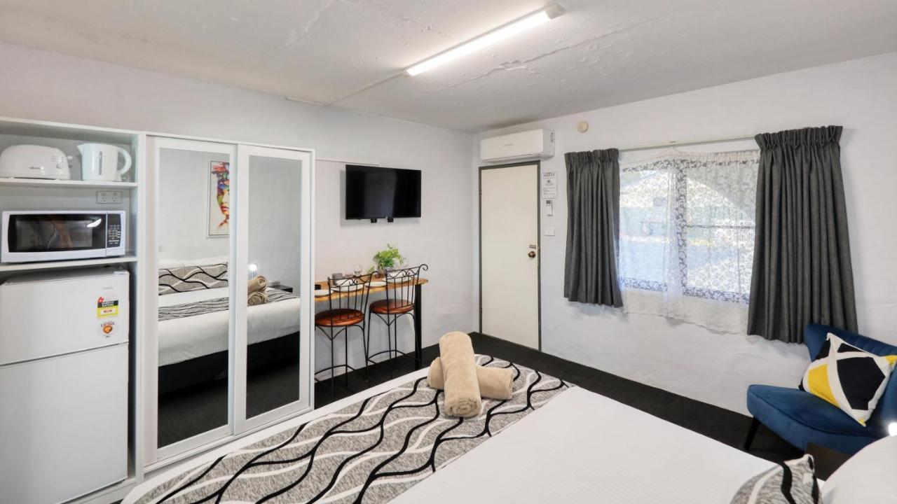 Parkes Federation Motel Екстер'єр фото